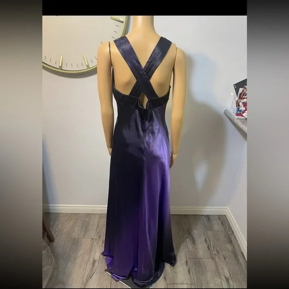 Onyx gown size 10 - Picture 3 of 5